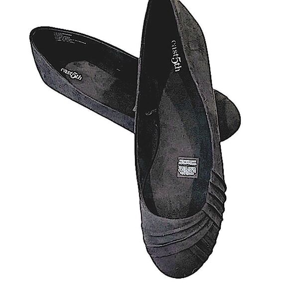 East 5th Suede Stylish Flats - Picture 3 of 12